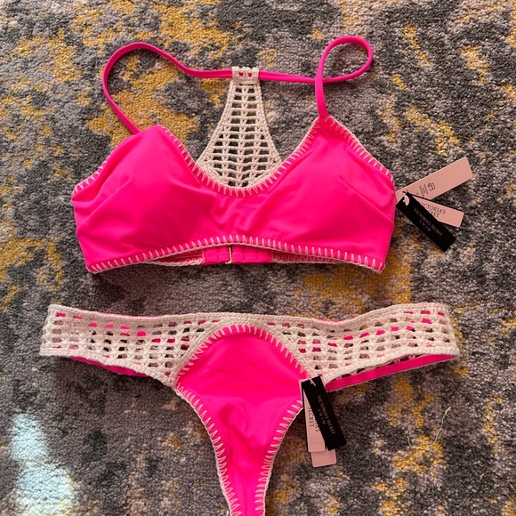 Victoria’s Secret Bikini - Picture 2 of 6